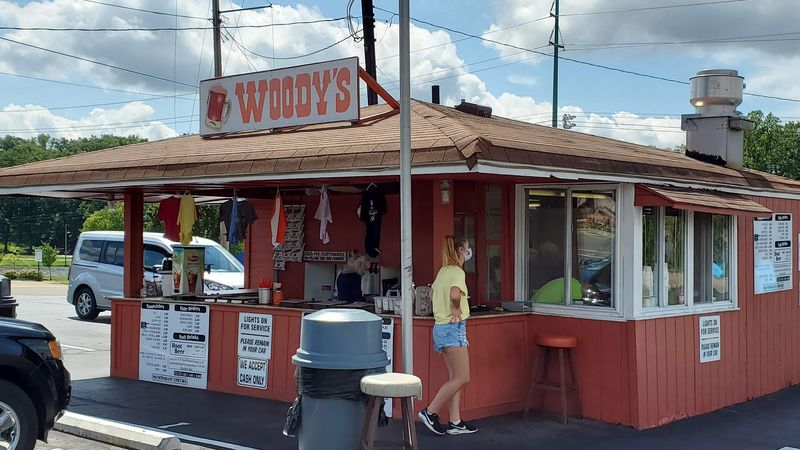 Woody's, Canton