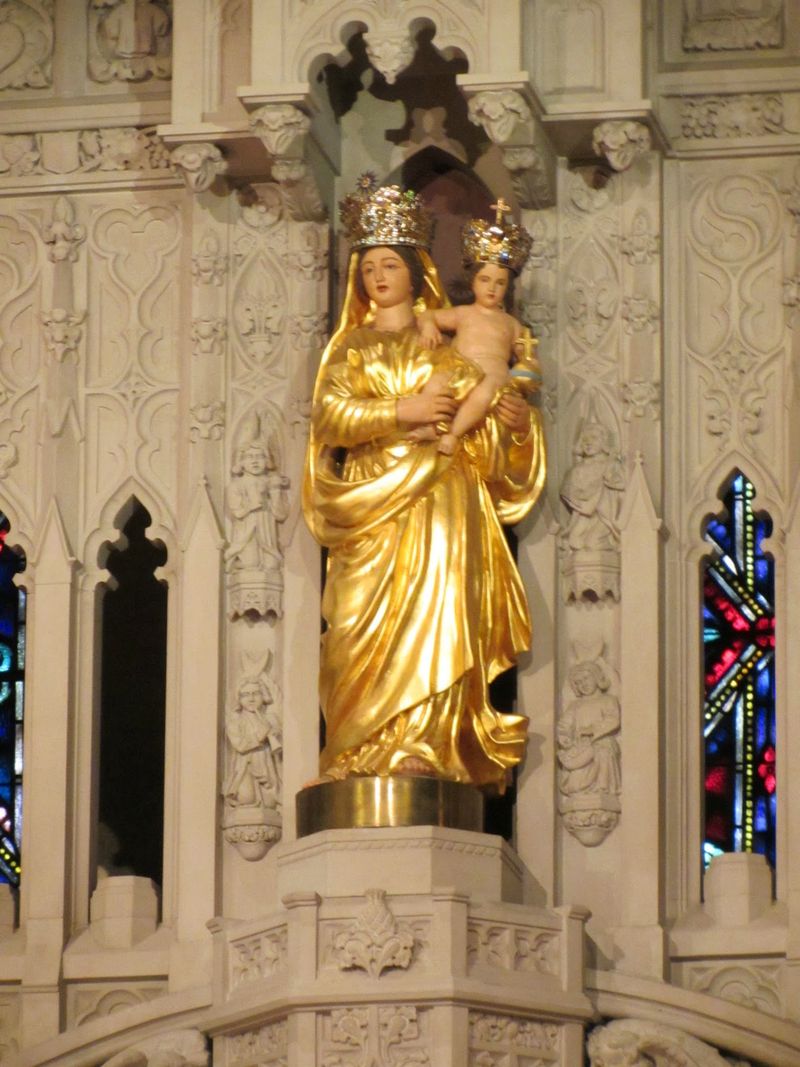 The Sweetheart statue