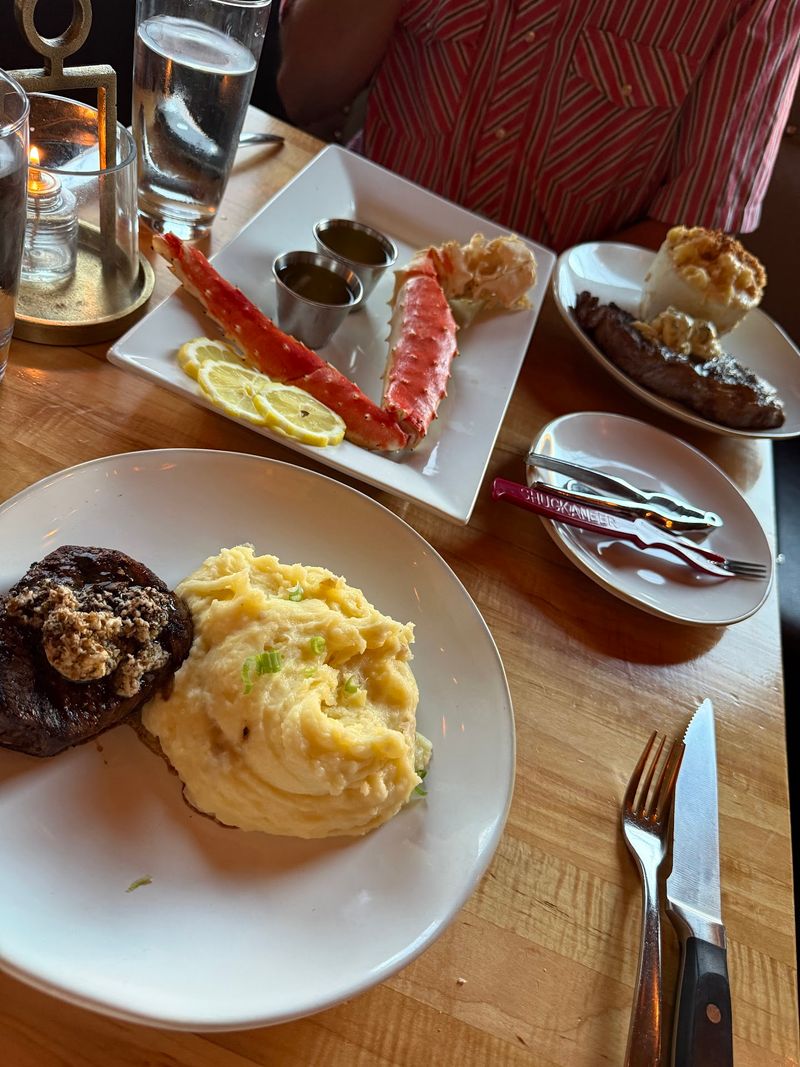 One Table For Different Dinner Plans