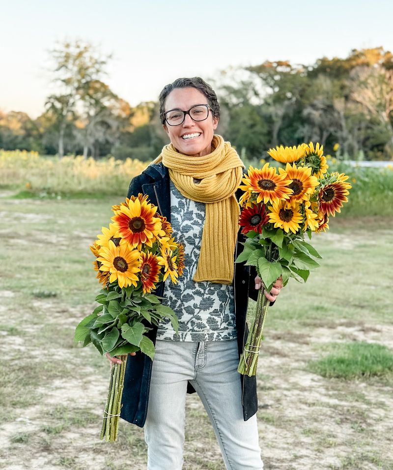 Workshops, custom bouquets, and photo-ready moments