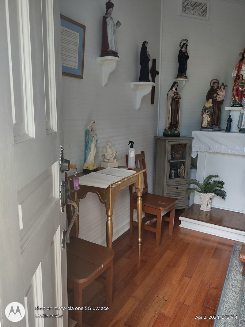 Prayer intentions and the guest book tradition