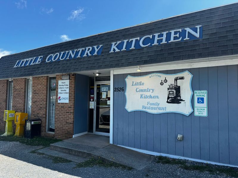 Breakfast Starts Early At This Country Kitchen