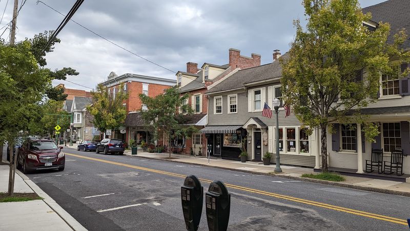 Main And Broad Keep Everything Close