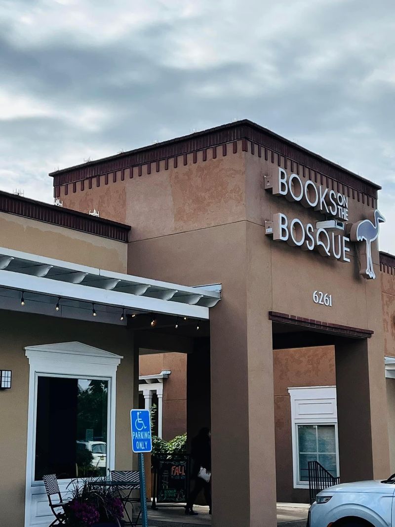 A West Side Gem Hiding in Riverside Plaza