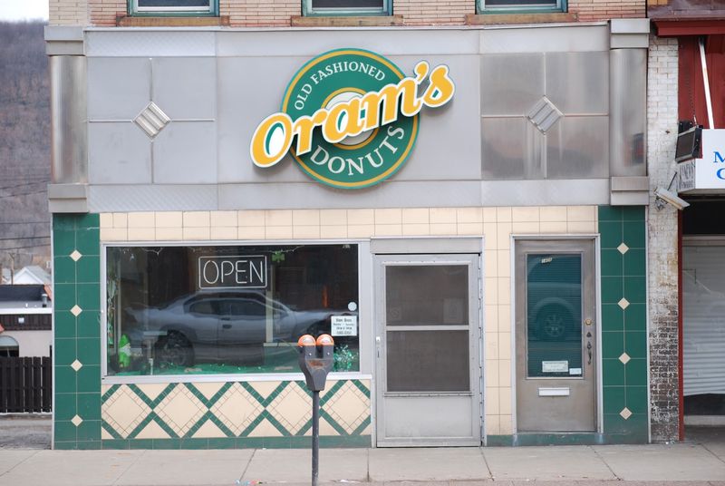 A Storefront on 7th Avenue in Beaver Falls