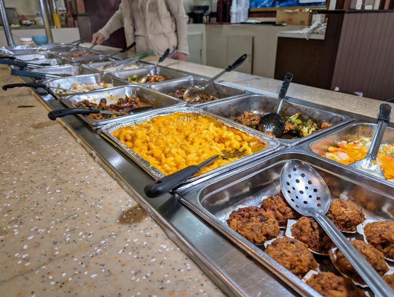 More Than 30 Buffet Choices Make The First Plate The Hardest