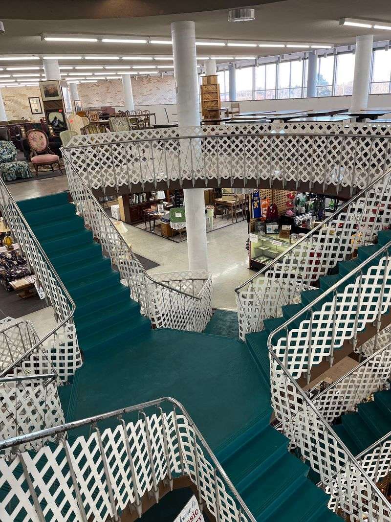 A Spiral Staircase Steals The Scene