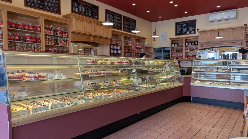 A Grab-and-Go Room With a Friendly Heart