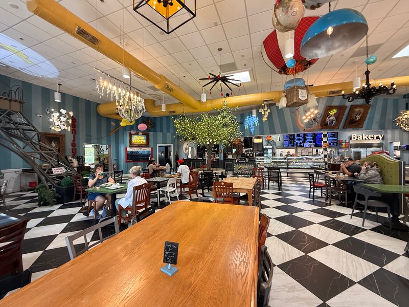 Amélie's French Bakery & Café