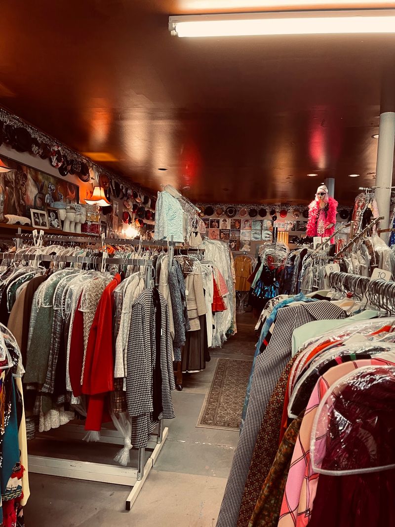 Decades Vintage Clothing, Salt Lake City
