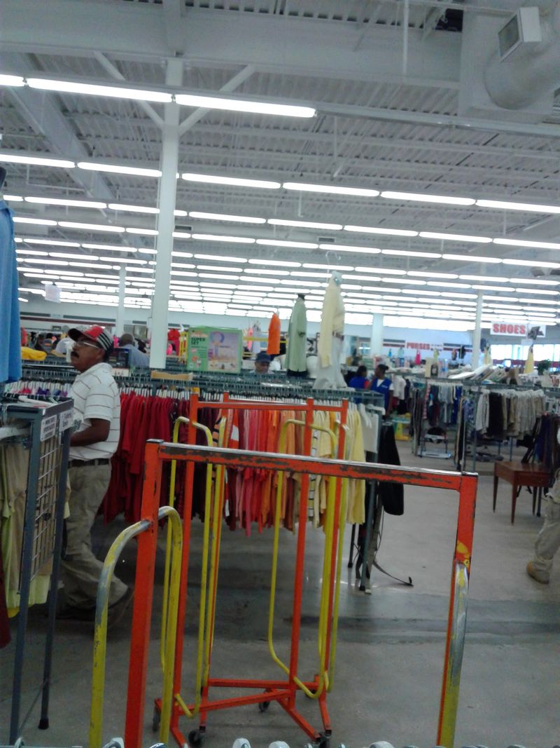 A hardworking restocking rhythm