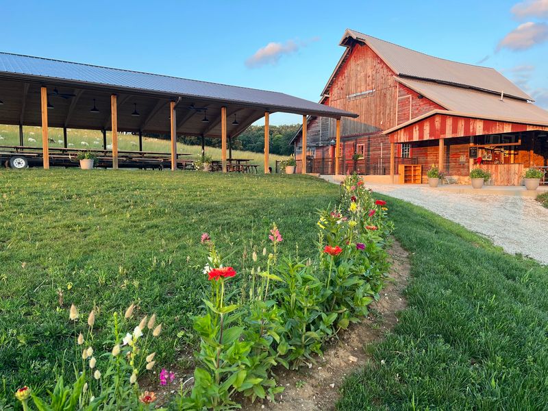 Luna Valley Farm, Decorah
