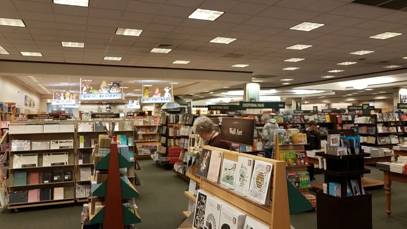 Barnes and Noble, Cedar Rapids