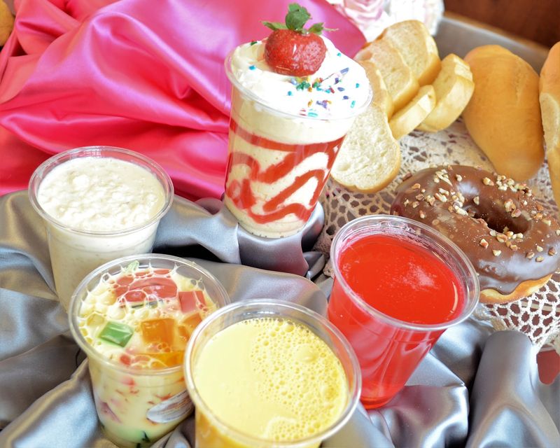 Coffee And Cold Drinks Keep The Tray Company