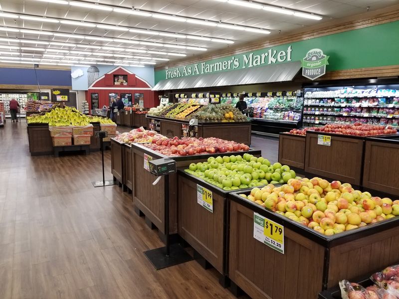 A Springville Grocery Stop With A Clear Purpose