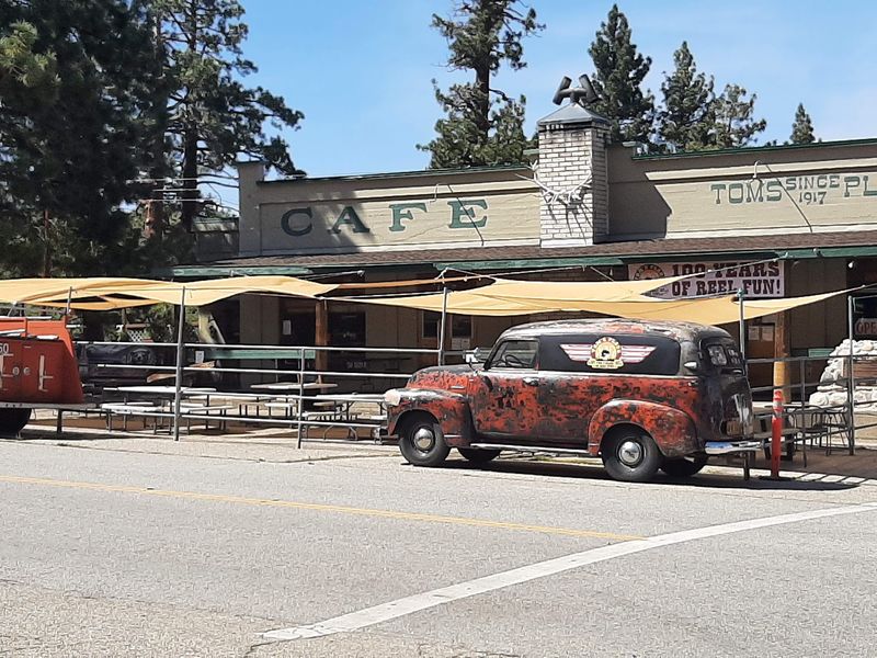 Toms Place Resort, Crowley Lake
