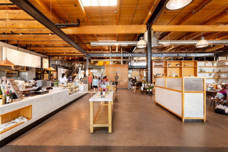 More Than 25 Vendors Under One Roof