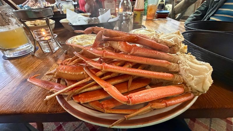 All-You-Can-Eat Crab Legs With Butter That Stays Hot