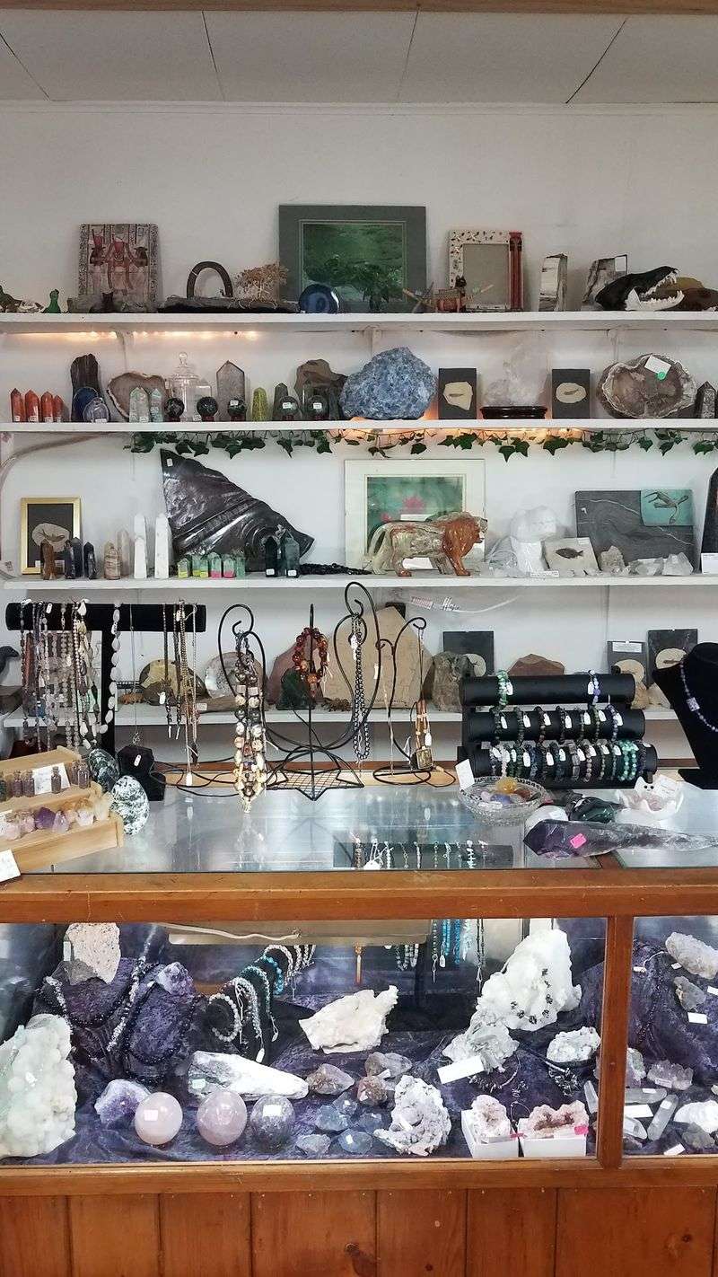 Local Artists Turn Stone Into Handmade Jewelry