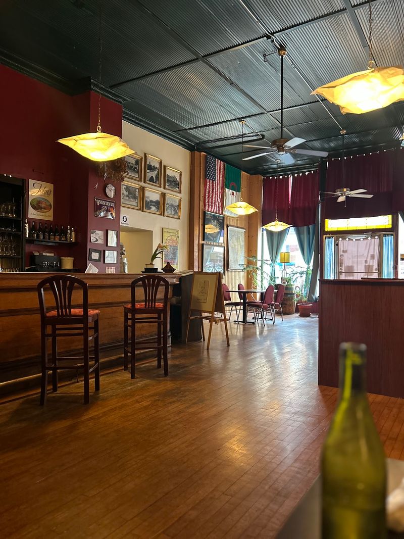 Schera's Algerian American Restaurant, Elkader