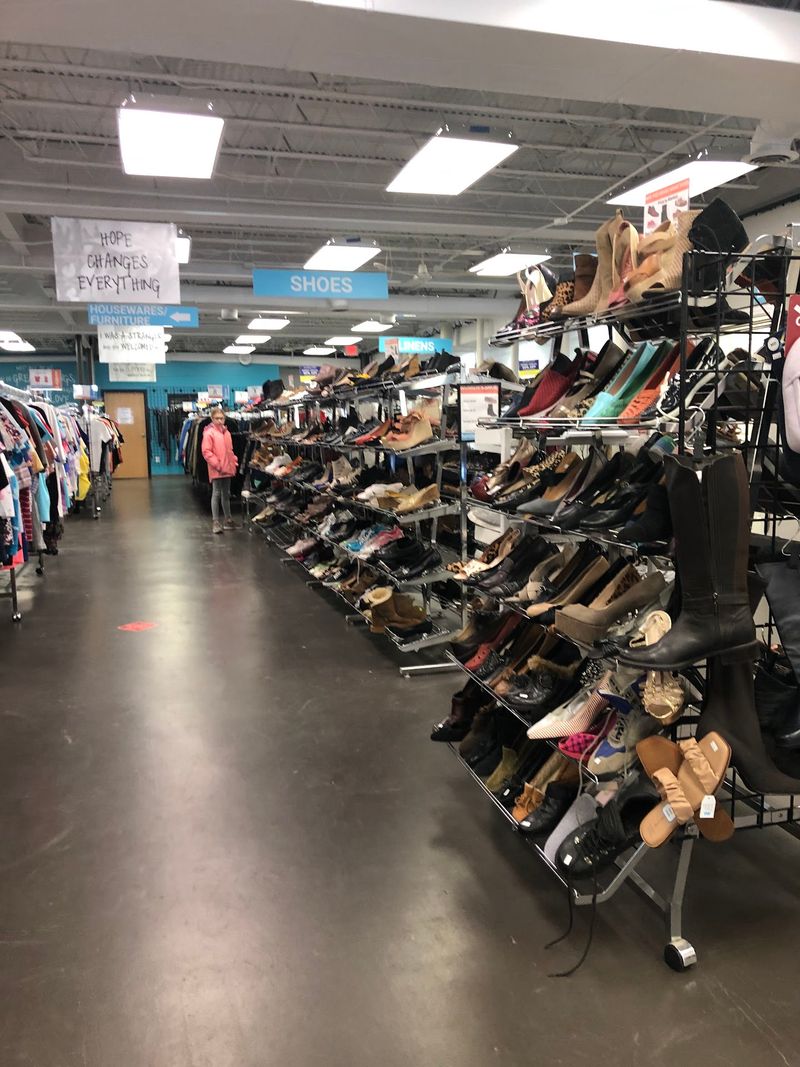 TurnStyles Thrift, Mission