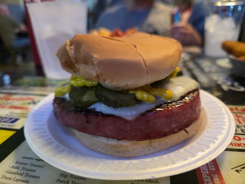 G & R Tavern