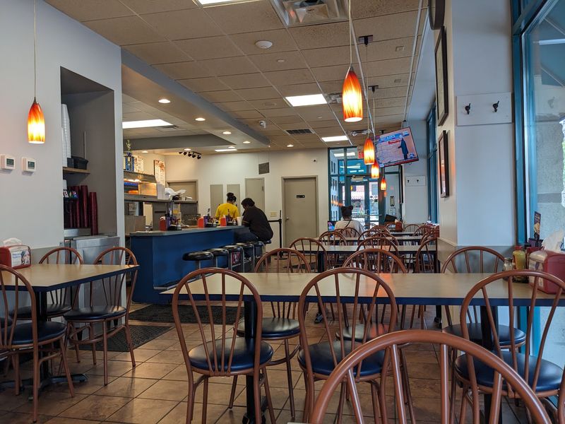Izzy's - Elm Street