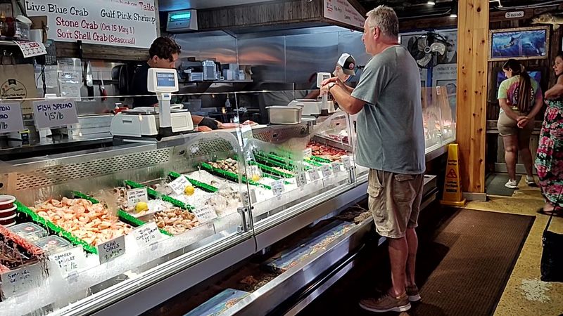 Walt's Fish Market Restaurant