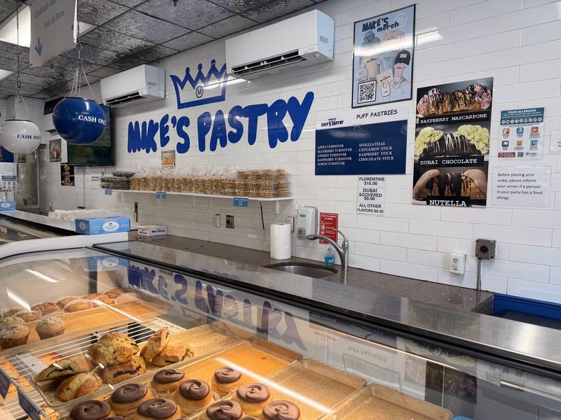 Mike’s Pastry