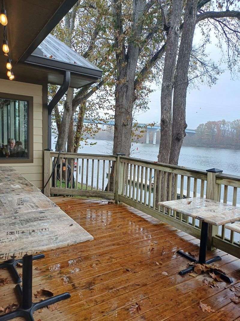 Riverview Restaurant & Marina