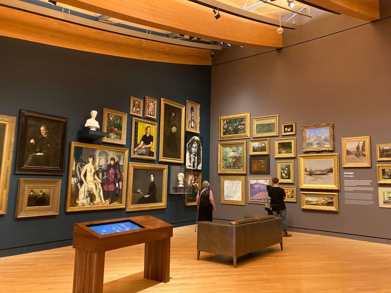 Five Centuries Of American Stories On The Walls