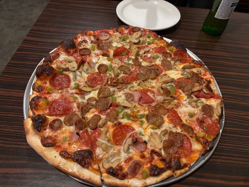 Thin Crust Pizza Is The Reason Many Folks Show Up