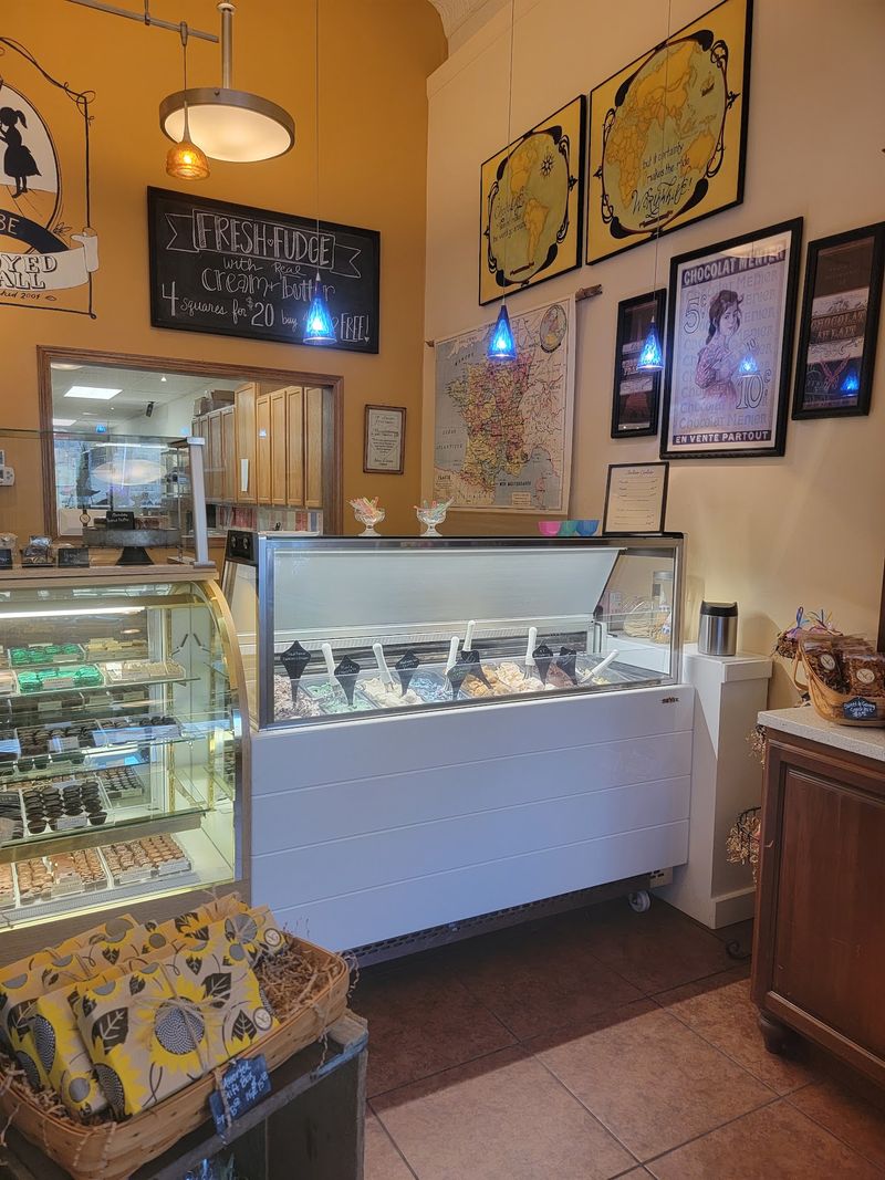 Your Downtown Stroll Gets A Very Sweet Landmark