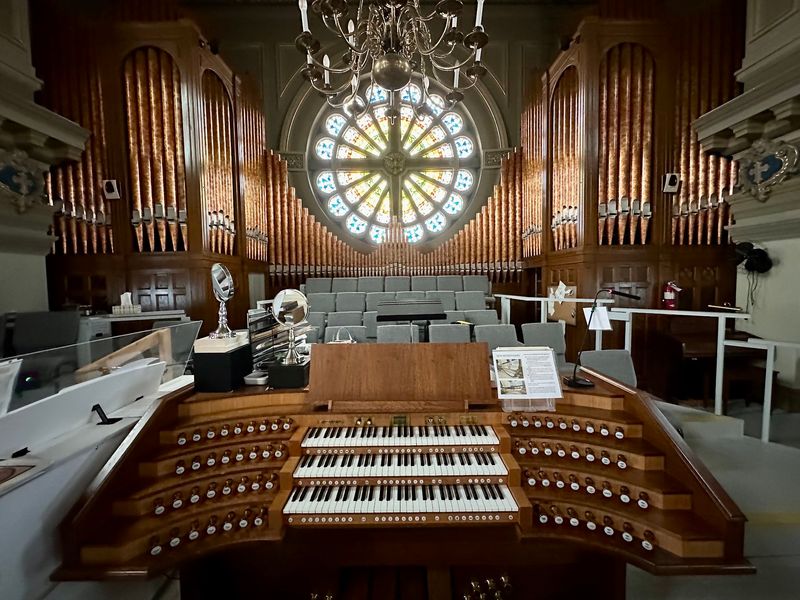 Acoustics Built For Unamplified Voices