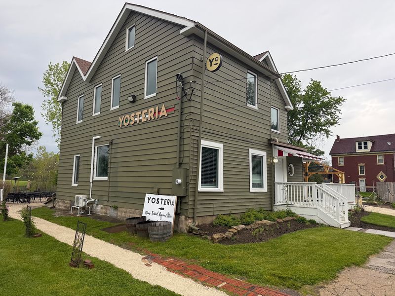 YOSTERIA, Youngstown, OH