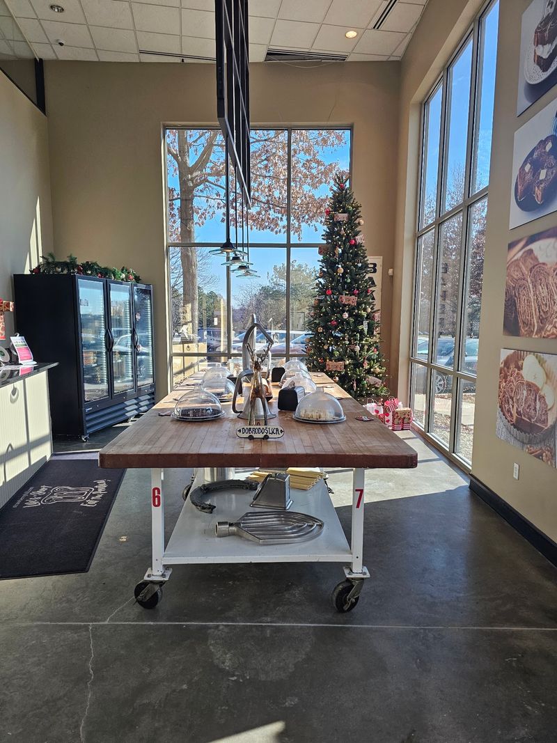 Strawberry Hill Baking Company, Olathe