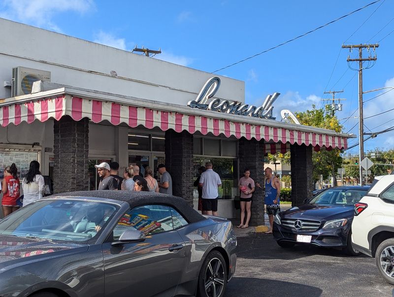 Where To Find Leonard's Bakery On Kapahulu Avenue In Honolulu