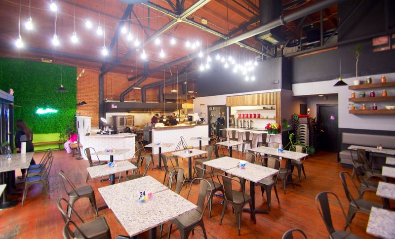 Egg Cetera Cracks Open Old Town Brunch