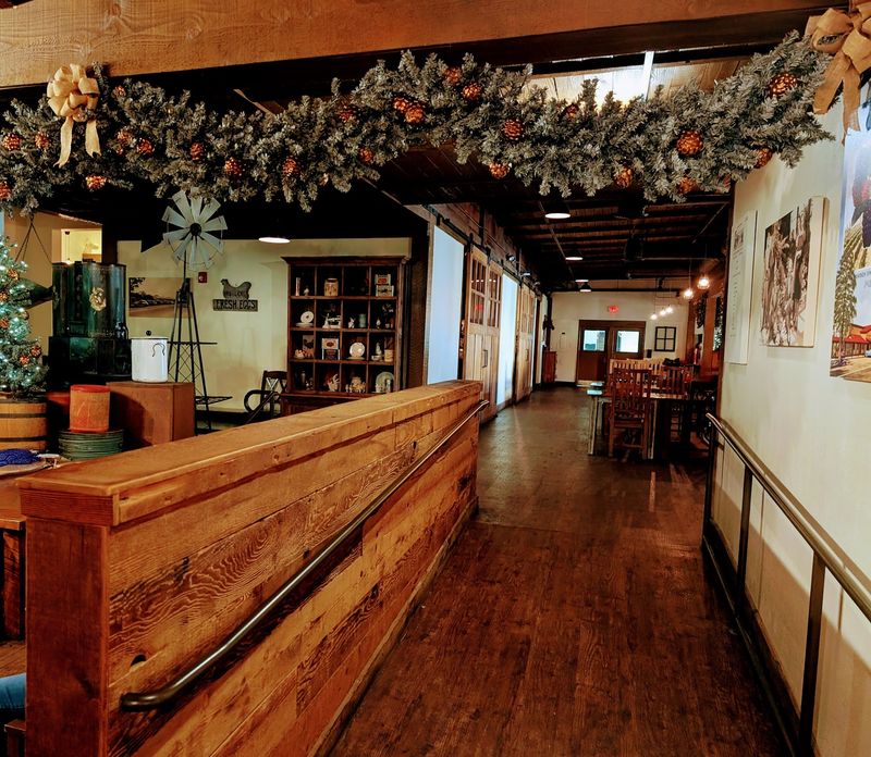 Farmhouse Rooms and Friendly Servers
