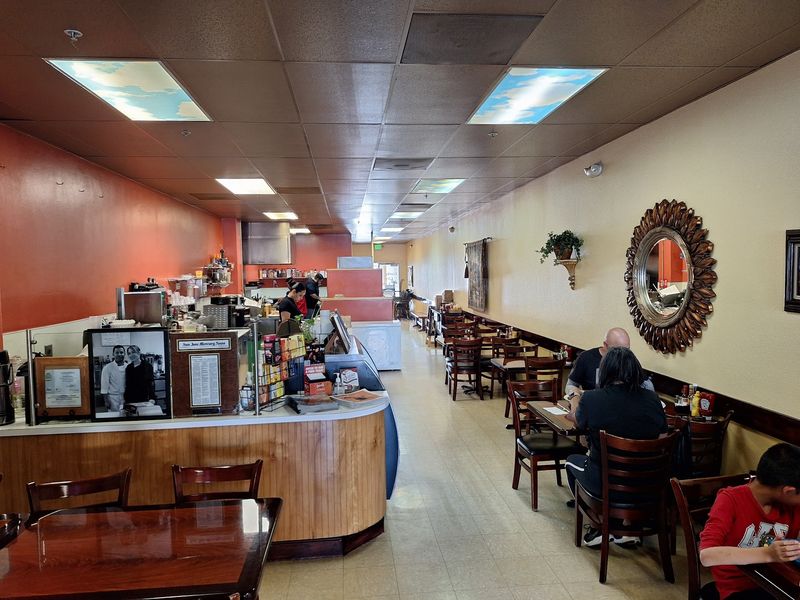 Family-Run Charm With an Old Diner Feel