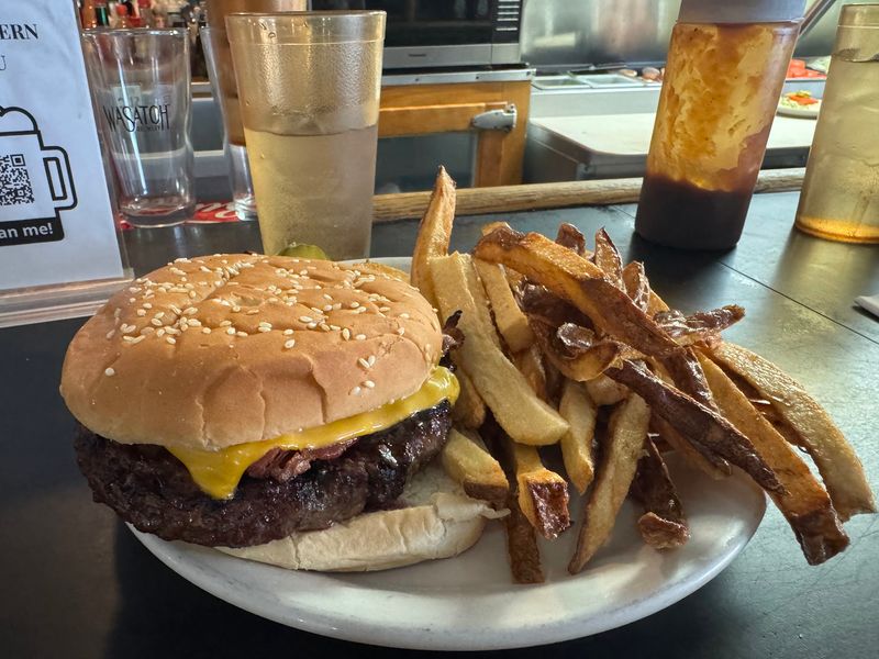 Green River’s Burger Identity Still Has A Clear Home