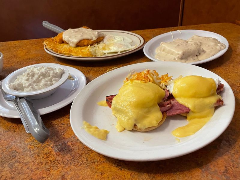 Country Kitchen Restaurant & Bakery, Redding, CA
