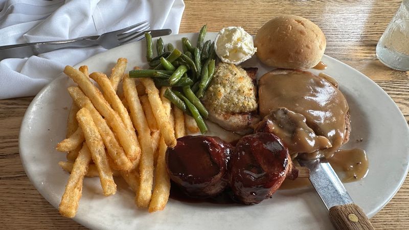 Gramma's Kitchen, Walcott