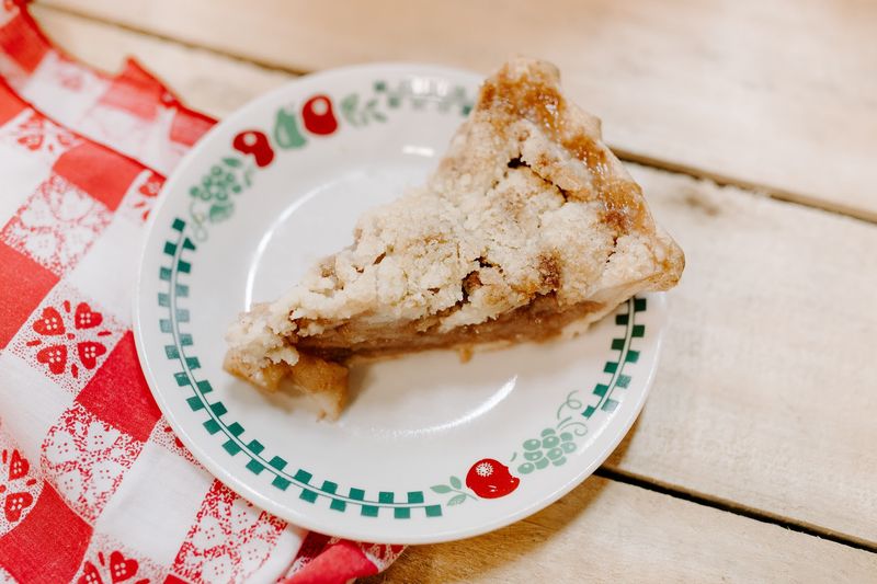 Apple Desserts Get The Royal Treatment Here
