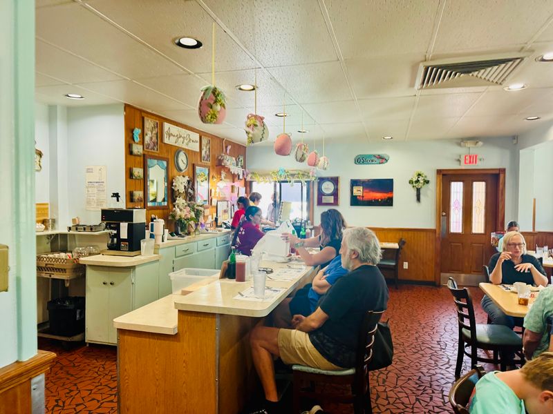 Friendly Service in a Packed, Cozy Room