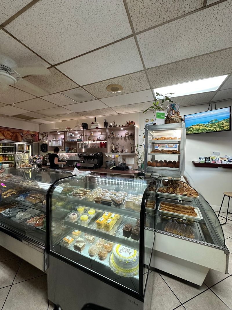 El Recreo Bakery, Margate, FL