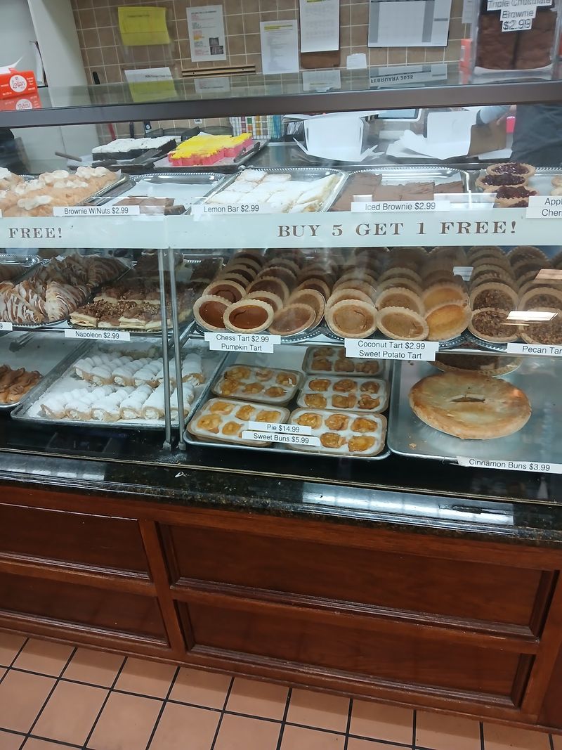 Eclairs, Cream Horns, and Other Old-School Pastries