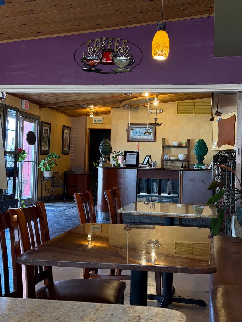 Campy Decor and an Old-School Feel