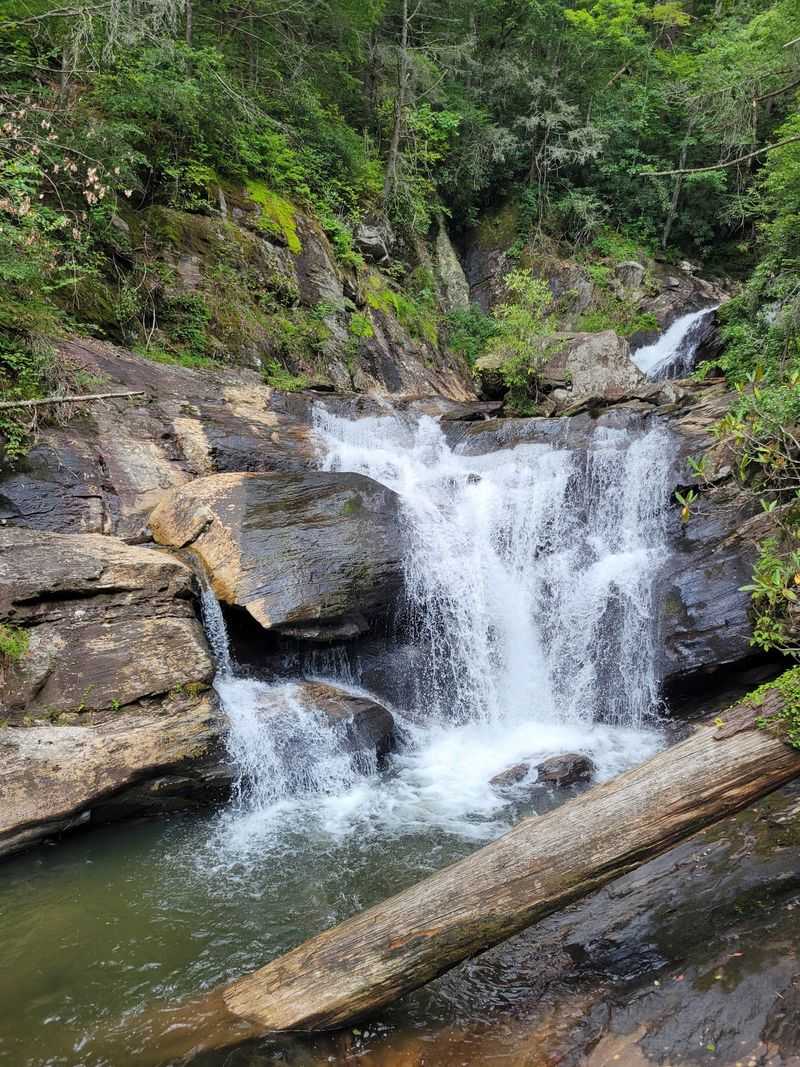 Dukes Creek Falls