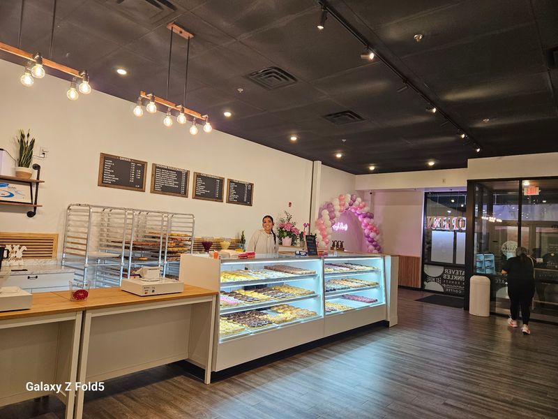Fresh Donuts No2 On Parallel Parkway
